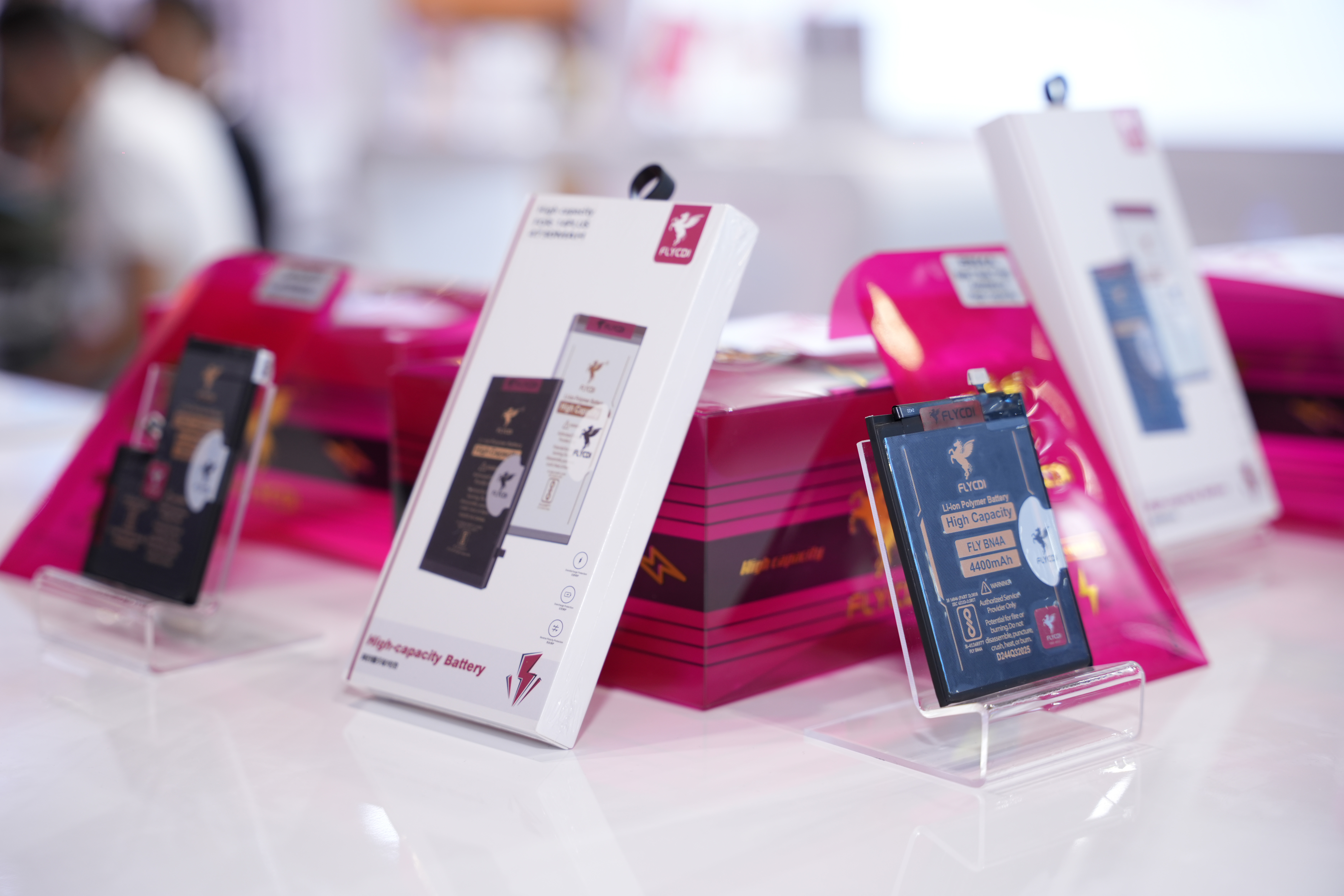 FLYCDI Showcases Core Innovations at the 2025 Global Sources Mobile Electronics Show(图2) 1-DSC09299-opq4044770869.jpg